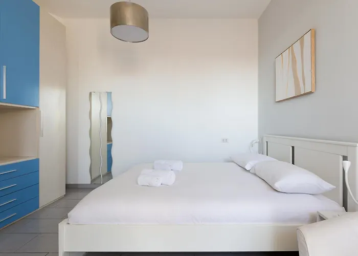 Guesthost - Bande Nere Mm1 Studio With Balcony